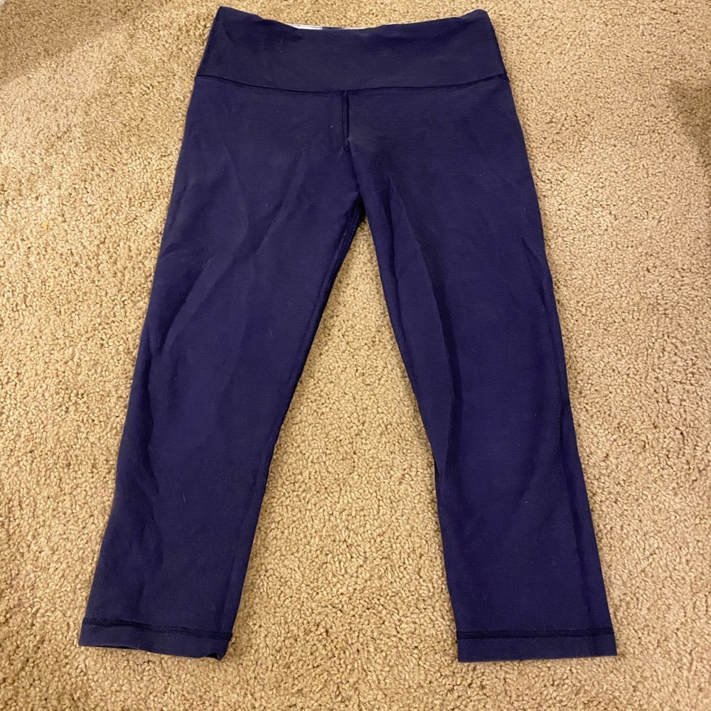 Lulu lemon Cropped Leggings. Size 4